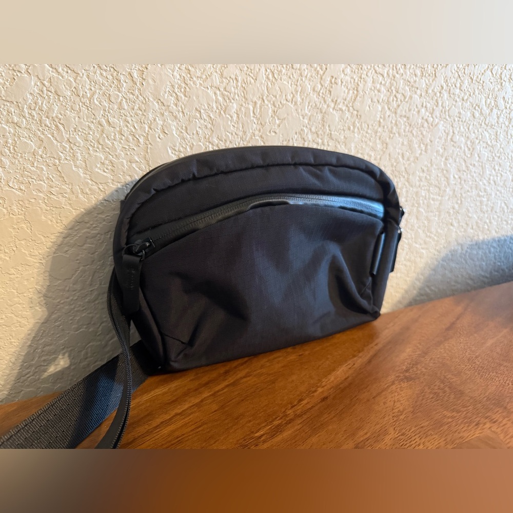 NWOT Alpaka 1L Flight Sling Black Axoflux 210D